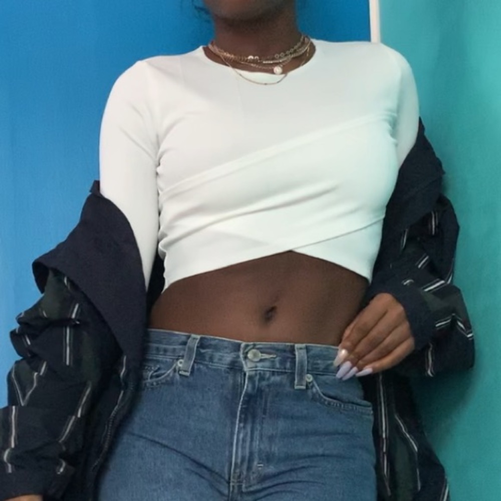 White long sleeve crop top
